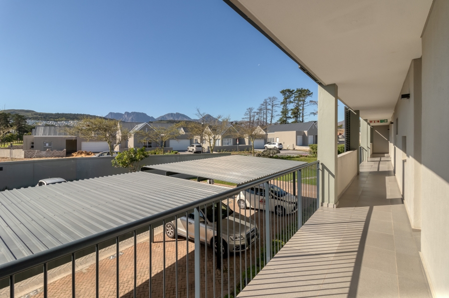 2 Bedroom Property for Sale in Somerset Lakes Western Cape